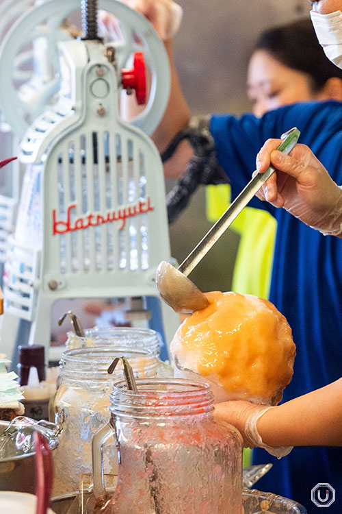 Kakigori in the making at Himitsudō