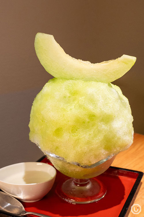 Himitsudō fresh melon kakigori
