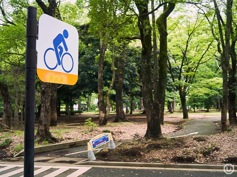 Signpost marking the cycling course