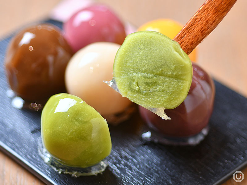 Sweet bean paste balls