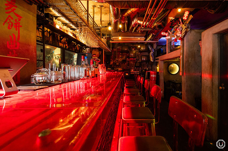 Interior of NEO Shinjuku ATSUSHI