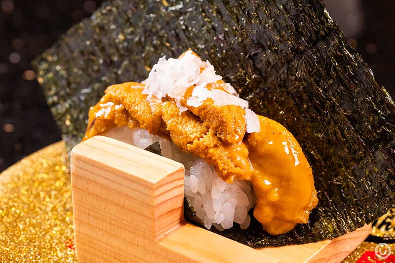 Exquisite Sea Urchin Seaweed Wrap at Kanazawa Maimon Sushusi