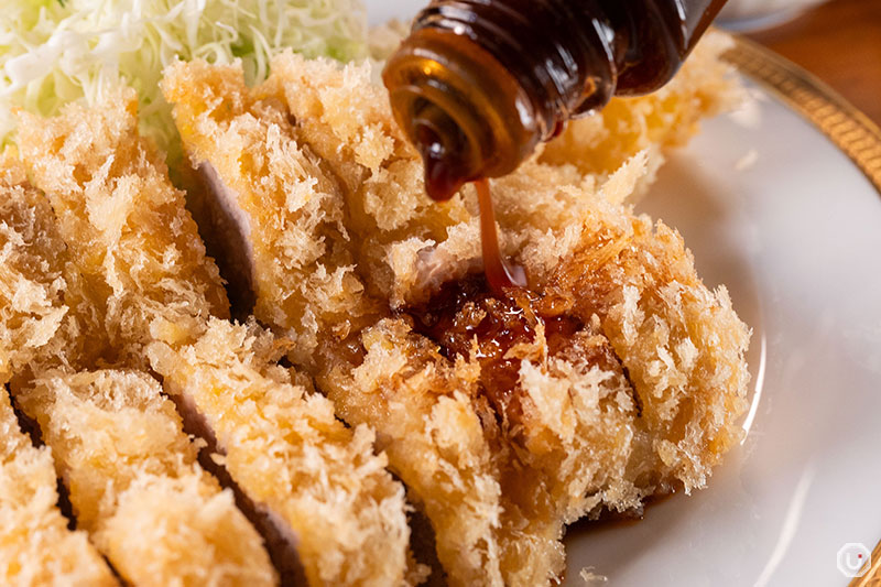 上野にあるぽん多本家のとんかつ