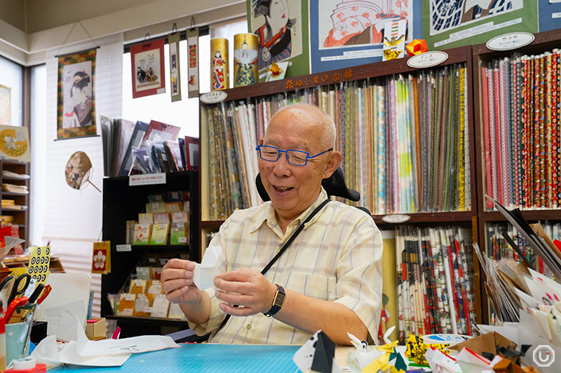 Kazuo Kobayashi, director of Ochanomizu Origami Kaikan