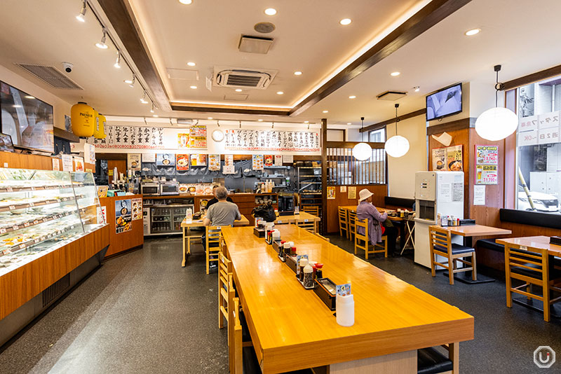 Interior of Okachimachi Komachi Shokudo in Ueno