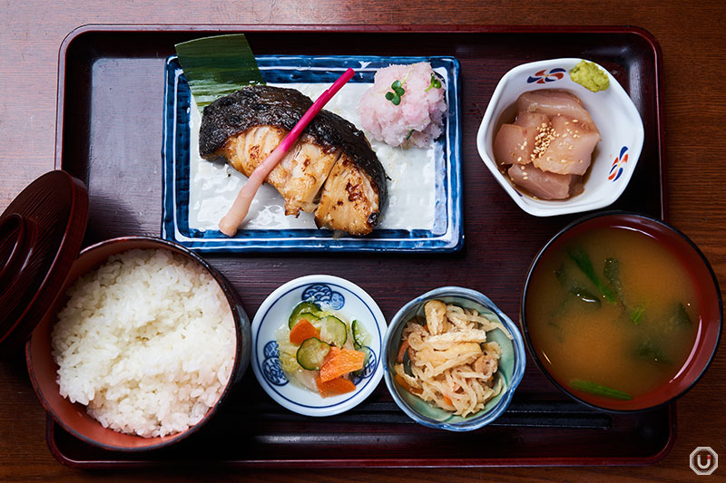 Teishoku at Sumibiyaki Shokudo Koganeya in Shinjuku