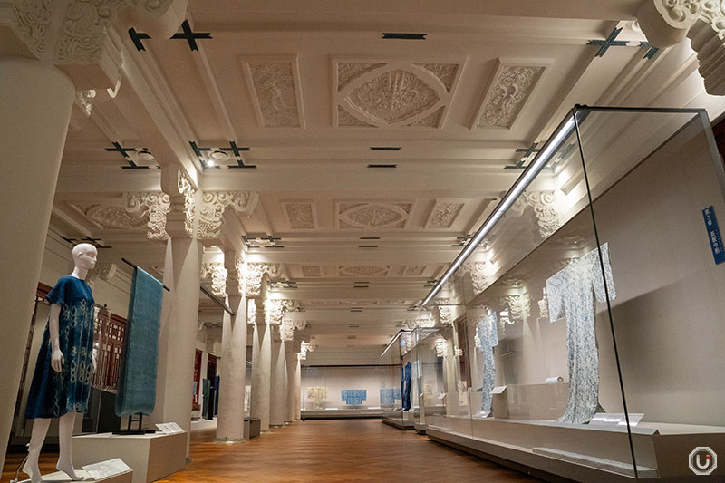 Interior of the second-floor exhibition room at the Okura Museum of Art in Roppongi